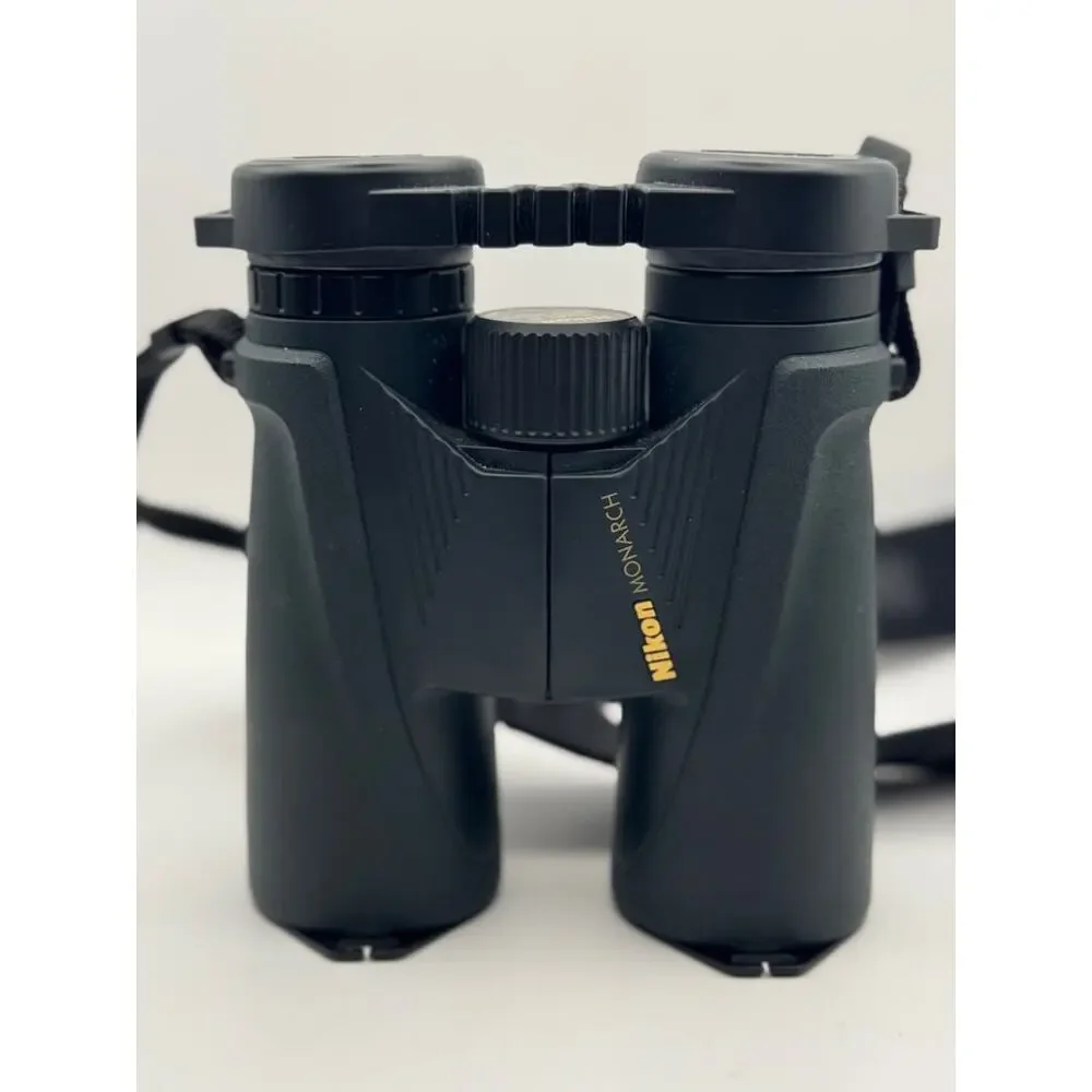 Nikon Monarch 10x42 Waterproof Binoculars 6° Field of View Case and Strap Used